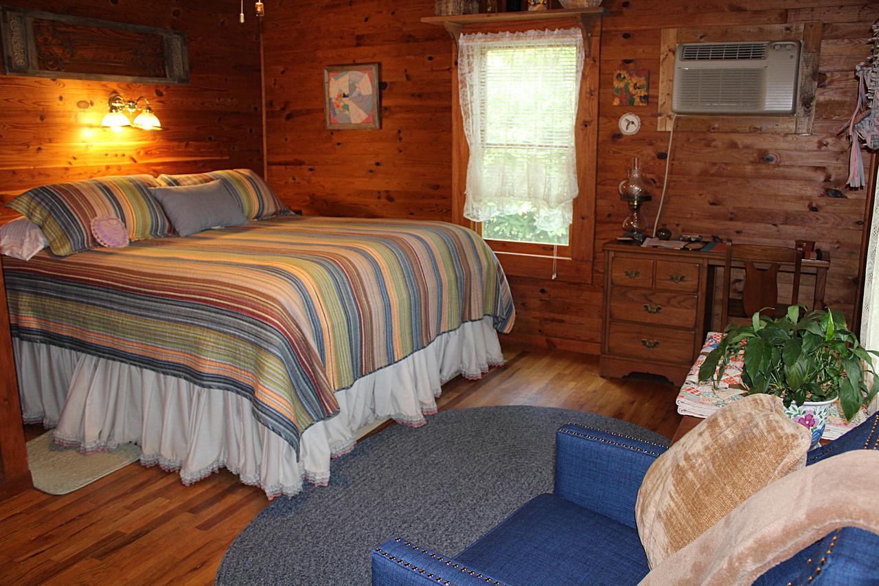 Henson Cove Place Bed And Breakfast W/Cabin Hiawassee Exterior photo